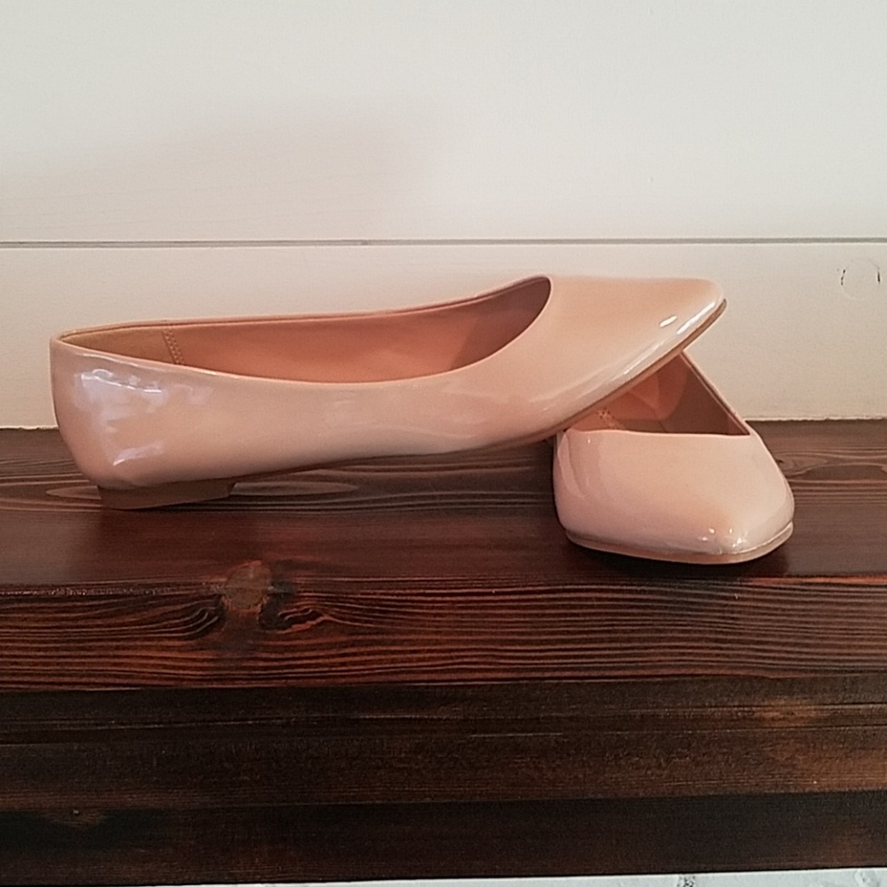 💝 NWOT! BCBG Millie flats~ NWOT